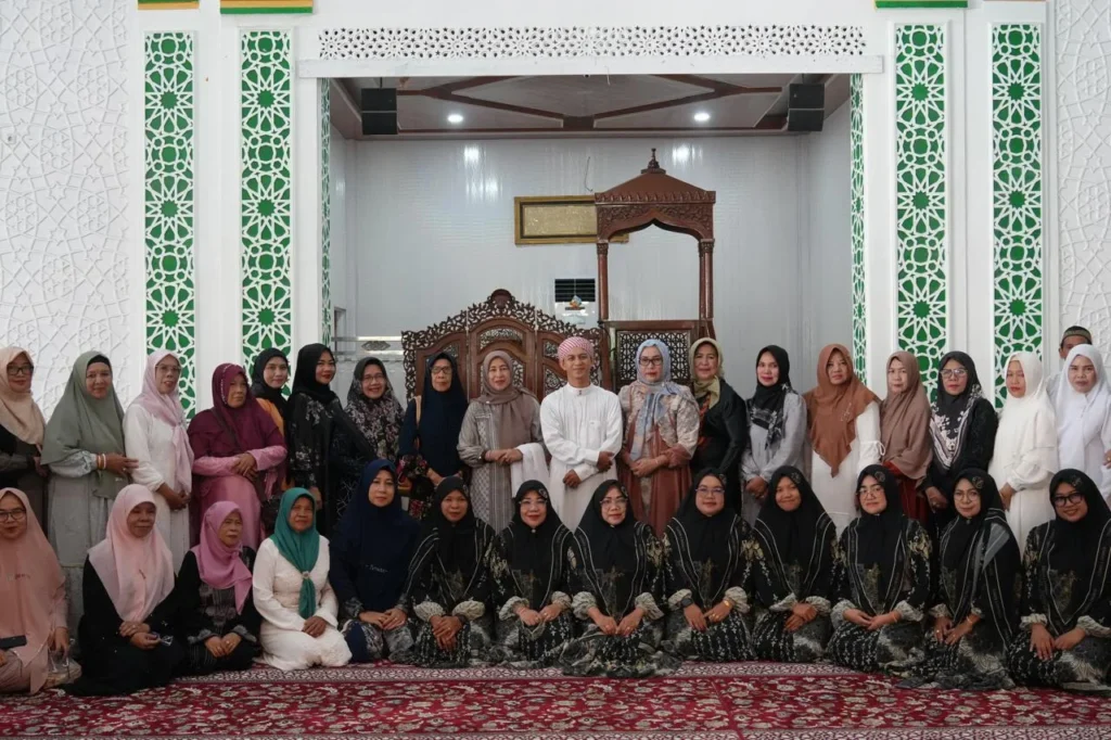 Ketua TP PKK Barito Utara Hadiri Peringatan Isra Mi’raj 1447 H di Masjid Raya Shiratal Mustaqim